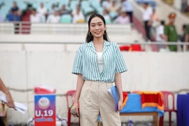 Hoa hậu Ban Mai làm MC cho giải bóng đá trẻ quốc gia