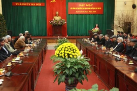 Gặp mặt, chúc tết các đồng chí nguyên lãnh đạo thành phố Hà Nội