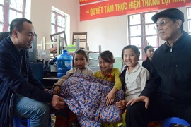 Mang chăn ấm đến với học sinh vùng cao biên giới Hà Giang