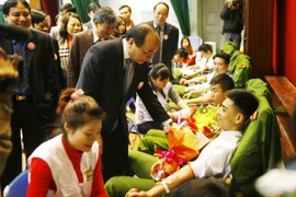 Hơn 900 thanh niên Công an Thủ đô tham gia hiến máu cứu người