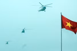 Trực thăng và dàn xe khủng tham gia bảo vệ Đại hội Đảng XII