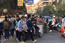 Hà Nội: Cảnh giác khi ăn thịt nướng siêu rẻ