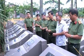 CATP Đà Nẵng tri ân các gia đình thương binh liệt sỹ CATP Hà Nội 