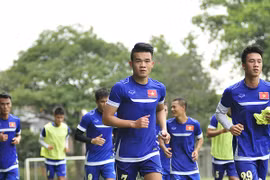 ĐT Việt Nam vượt khó trên đất bạn