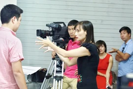 BTV Lê Bình: Đeo đá leo núi làm chương trình mới