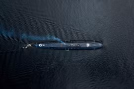 [ẢNH] Hai tàu ngầm Nga diễn tập bắn ngư lôi vào nhau