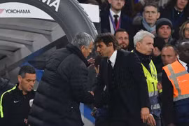 Mourinho rỉ tai Conte: "Đừng sỉ nhục tôi"