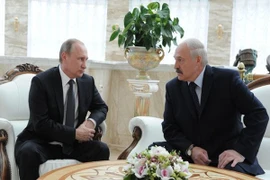 Tổng thống Putin than phiền thiếu ngủ với Tổng thống Belarus