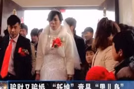 Sau gần 1 năm mới biết "vợ" mình là... đàn ông