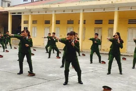 Tiểu đoàn Cảnh sát cơ động đặc nhiệm rèn điều lệnh, võ thuật