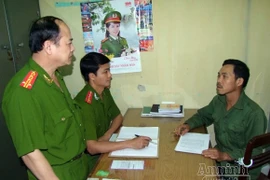 Thái Nguyên: Bố say rượu cầm dao cứa cổ con trai 6 tuổi