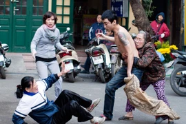 Người phụ nữ bị đâm không phải là mẹ gã trai cuồng nộ nghi do ma tuý