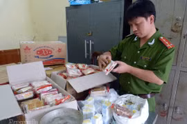 Thu giữ lượng lớn bánh nướng, bánh dẻo nghi bị làm giả