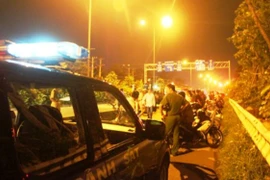 Lái xe chở mận phớt lờ chốt tuần tra, tấn công CSGT