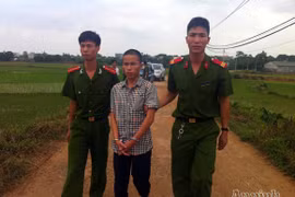 Trai làng manh động “múa” dao tông cướp xe máy