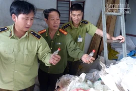 Phát hiện hàng trăm nghìn ống thuốc “kích phọt” rau mầm