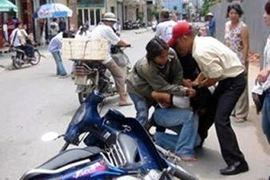 Vây bắt tên cướp "xe ôm"