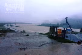 Nghệ An: Mưa lớn kéo dài, nhiều trường cho học sinh nghỉ học