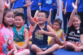 Hơn 1.000 học sinh tham gia trại hè trang bị kỹ năng… cười 