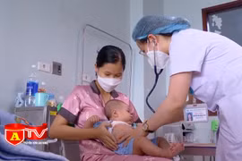 Thời tiết nắng nóng, nhiều trẻ bị mắc các bệnh về đường tiêu hóa