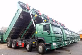 Doanh nghiệp dùng "chiêu" lách thuế khi nhập khẩu ô tô Trung Quốc