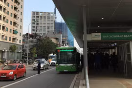 Buýt nhanh BRT Hà Nội ra đường
