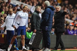 Chán mỉa mai, Jose Mourinho kêu gọi tẩy chay trọng tài