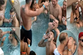 Rúng động party rượu và gái của sao tuyển Anh