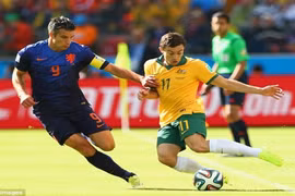 Hà Lan nhọc nhằn giành 3 điểm trước Australia