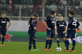 Thua “vỡ mặt” ở Hy Lạp, thầy trò David Moyes vẫn lạc quan