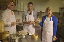 Robin van Persie “treo giày” làm đầu bếp