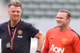 Louis van Gaal và Rooney đập tan tin đồn "chiến trạnh lạnh"