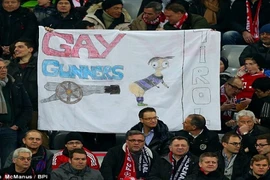 Để fan chế giễu cầu thủ Arsenal, Bayern Munich đối mặt án phạt từ UEFA