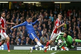 “Messi Ai Cập” đưa Chelsea lên ngôi đầu bảng