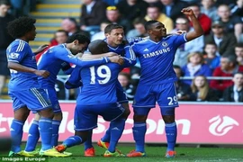 “Người hùng” Demba Ba 