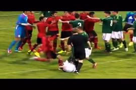 Bạo lực kinh hoàng trên sân cỏ giải thanh thiếu niên quốc tế