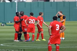 “Ngựa quen đường cũ”, Balotelli đòi “tẩn” trọng tài 