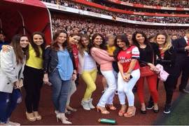 Dàn WAGs thành London khoe sắc