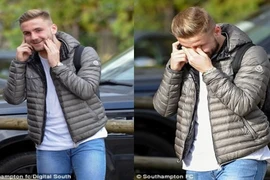 Thần đồng bóng Anh rơi lệ khi được gọi lên tuyển