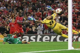 Balotelli ăn mừng như đứa trẻ sau pha lập công đầu tiên cho Liverpool
