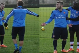 Sao Arsenal lại to tiếng cùng nhau trên sân tập