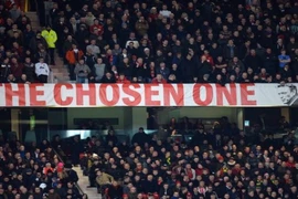 Chán và thất vọng với David Moyes, CĐV M.U chỉ trích Sir Alex