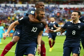 Benzema lập cú đúp, Pháp thắng dễ 10 người của Honduras