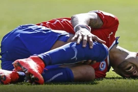 Tài tiên tri của Louis van Gaal giúp M.U thoát cảnh “ném tiền qua cửa sổ”