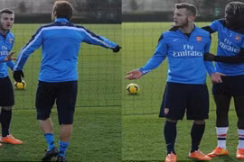 Sao Arsenal lại to tiếng cùng nhau trên sân tập
