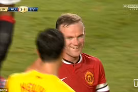 Xem lại bàn thắng “ma” của Rooney vào lưới Liverpool