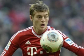 Bayern không bán, M.U vẫn quyết mua Toni Kroos