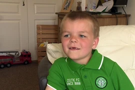Cậu bé 6 tuổi tự ứng cử dẫn dắt...CLB Celtic gây "bão mạng"