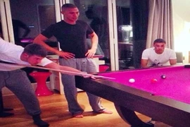 Sao Arsenal xả hơi trước thềm đại chiến với Chelsea