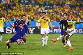 Colombia “vô đối” ở bảng C, Hy Lạp giành vé kịch tính ở phút bù giờ